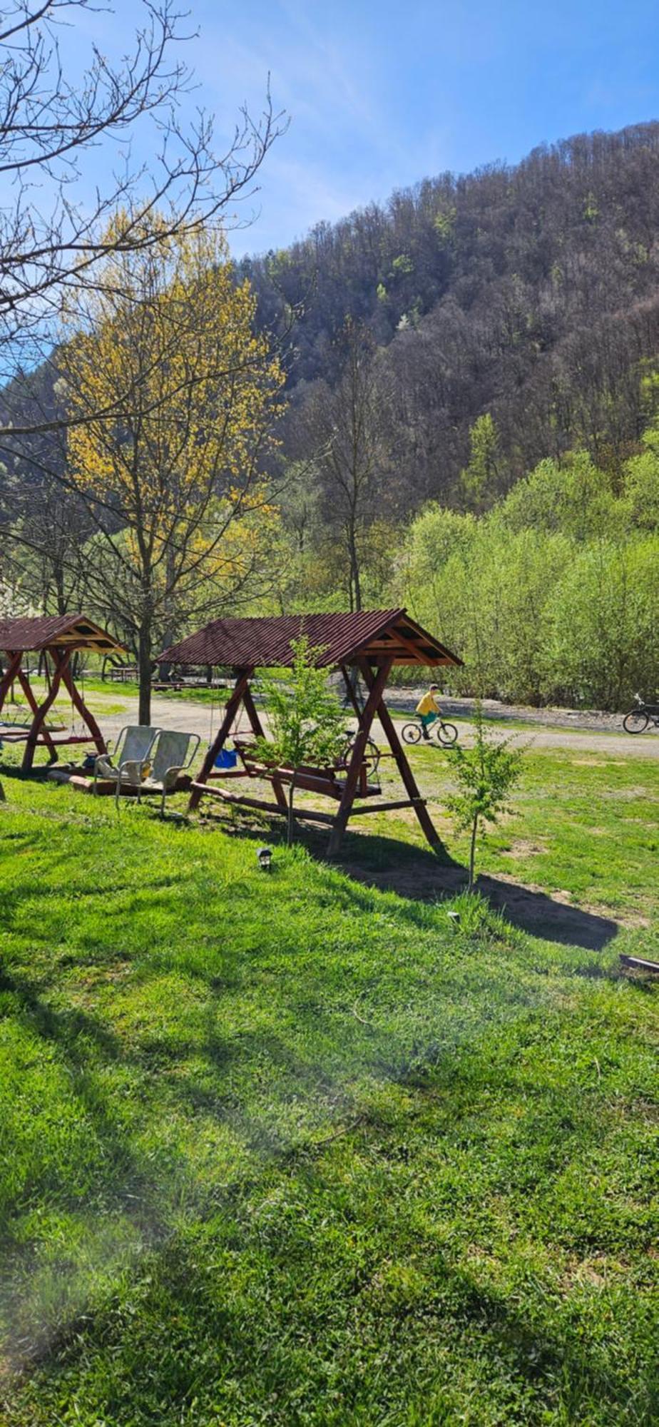 Casute Zavoi Bulz Villa Exteriör bild